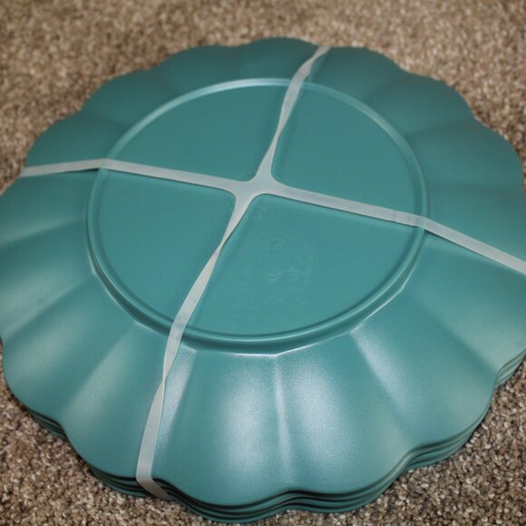 Soho Loft Plates Rustic Scalloped Set of 4 Melamine 11" Dinner Teal Brown NWT - Picture 7 of 7
